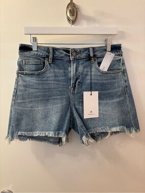 HIDDEN•Bailey• High Rise Boyfriend Shorts NWT Small Waist 15-16